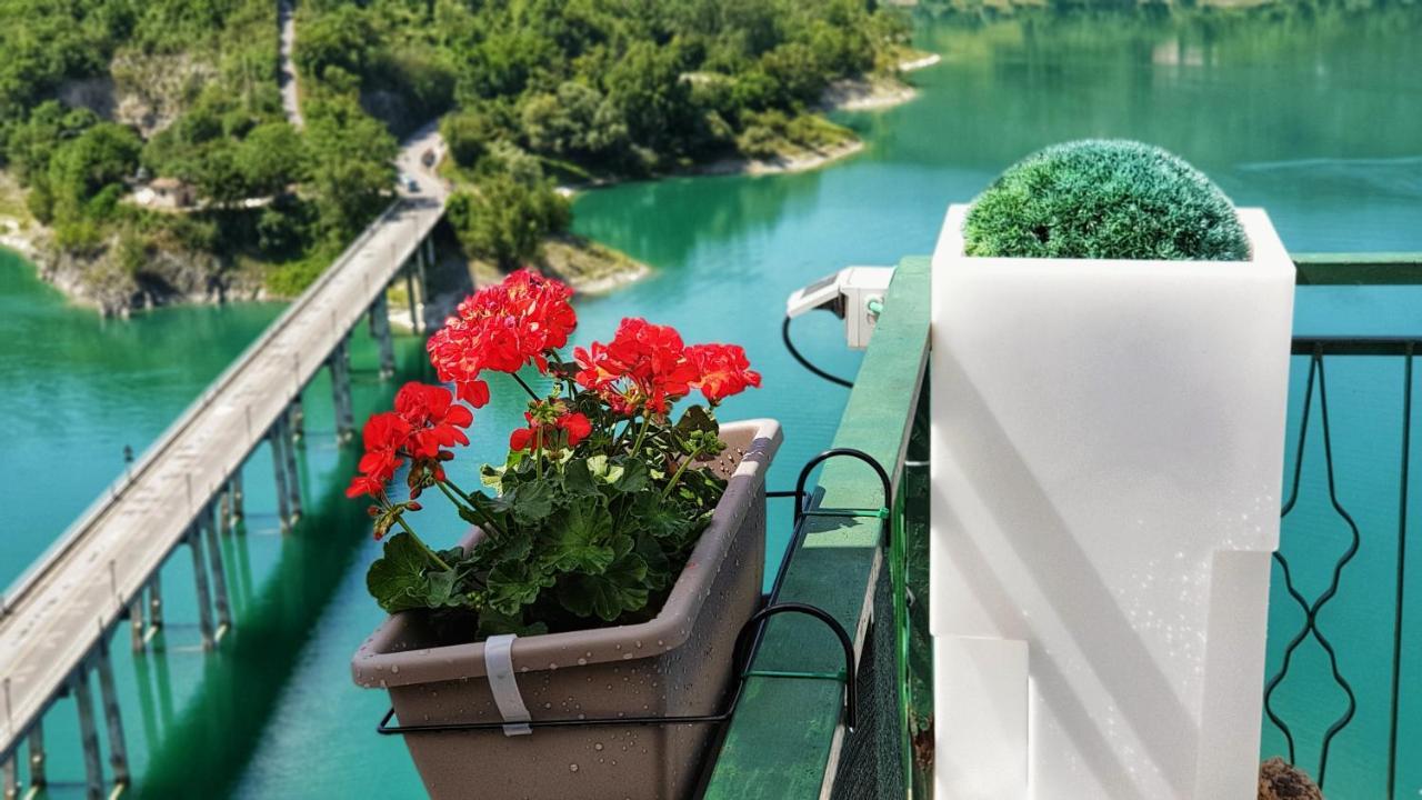 La Terrazza Sul Lago Turano Castel di Tora Exterior foto