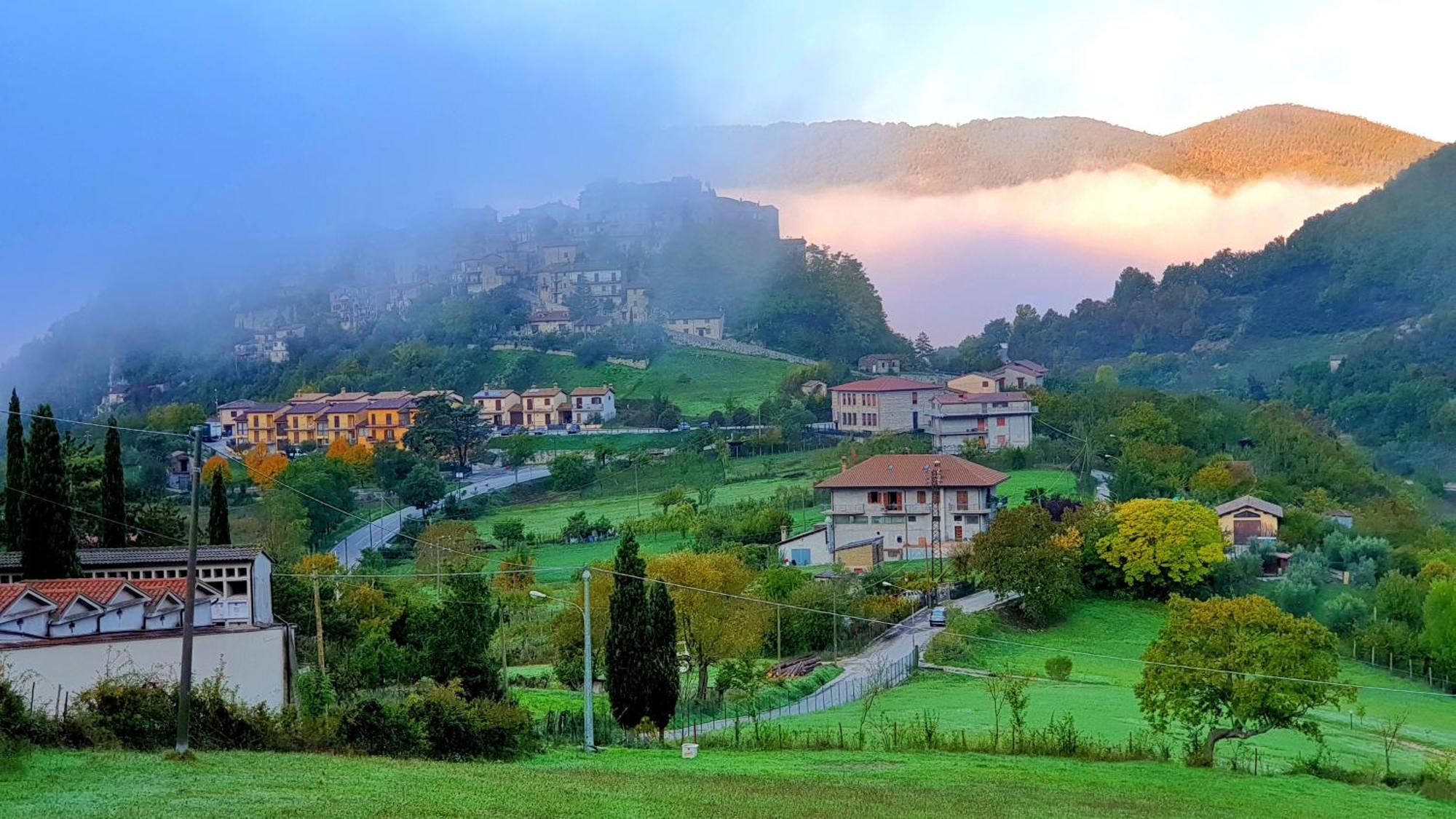 La Terrazza Sul Lago Turano Castel di Tora Exterior foto