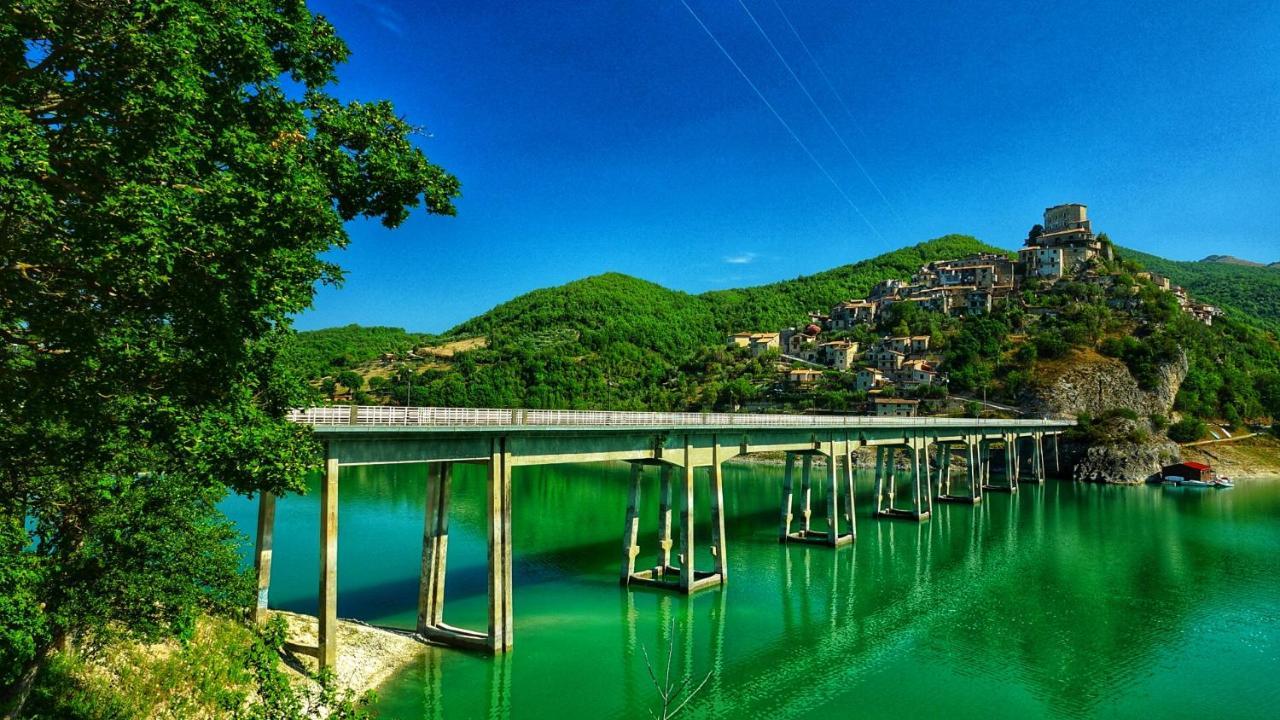 La Terrazza Sul Lago Turano Castel di Tora Exterior foto