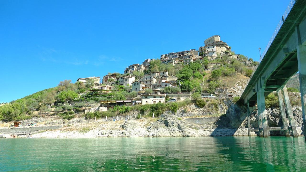 La Terrazza Sul Lago Turano Castel di Tora Exterior foto