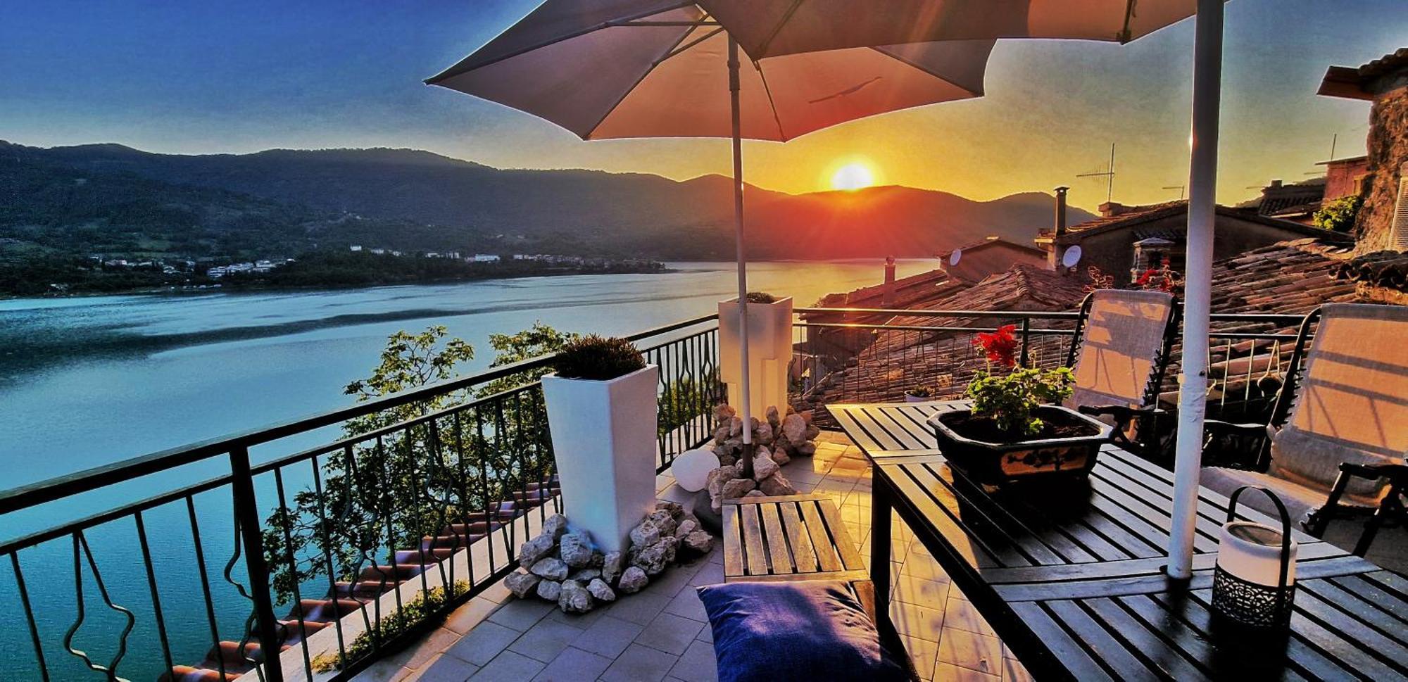 La Terrazza Sul Lago Turano Castel di Tora Exterior foto